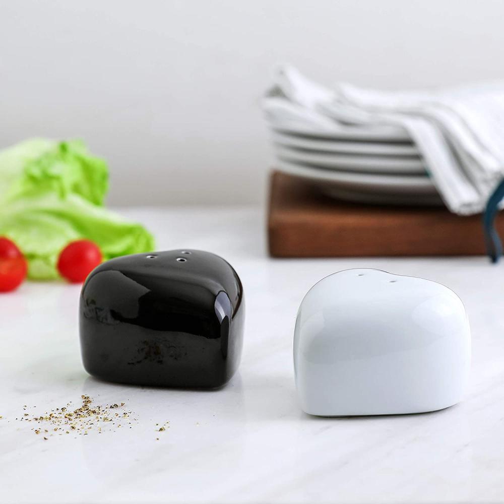 black heart shaped wedding ceramic salt container and pepper shakers holder set herb & spice tools